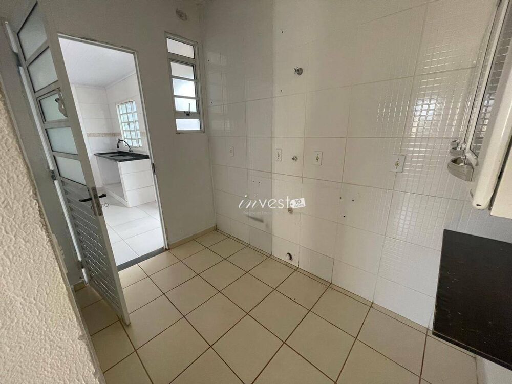 Casa para alugar com 2 quartos, 72m² - Foto 14