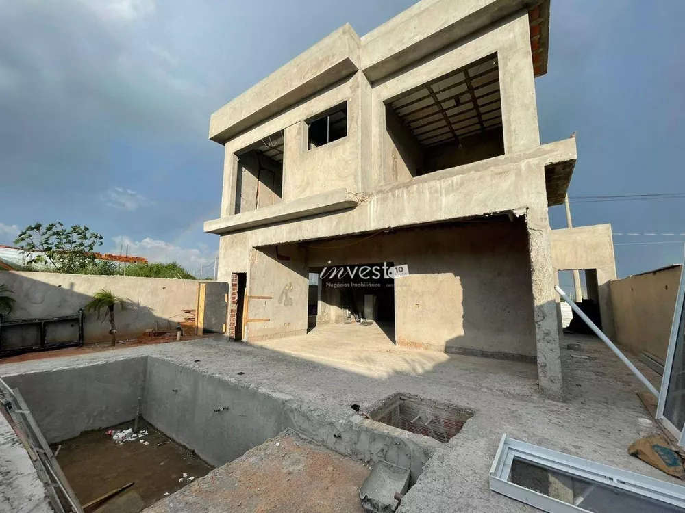 Sobrado à venda com 3 quartos, 242m² - Foto 3