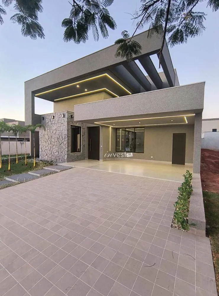 Casa, 3 quartos, 243 m² - Foto 1