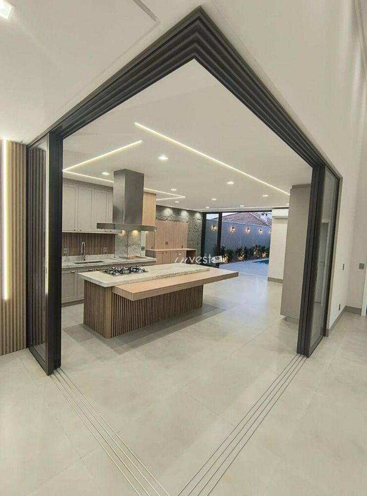 Casa, 3 quartos, 243 m² - Foto 2