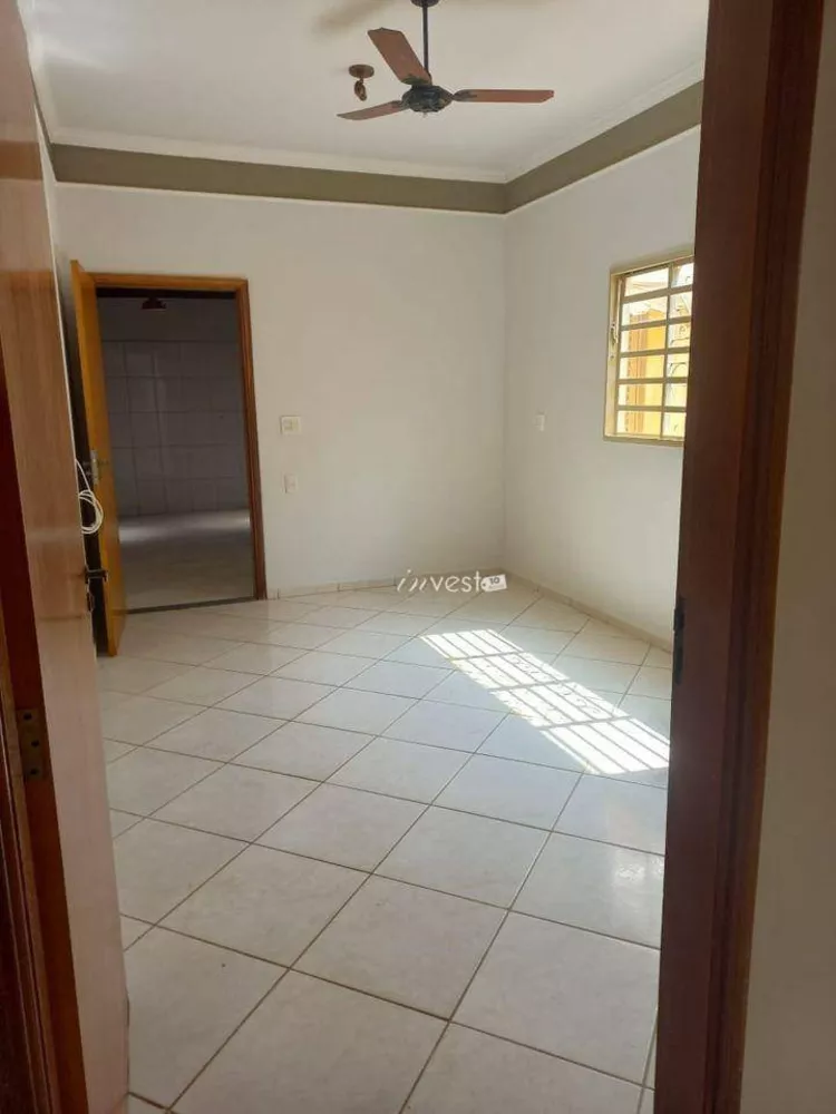 Casa à venda com 3 quartos, 180m² - Foto 8