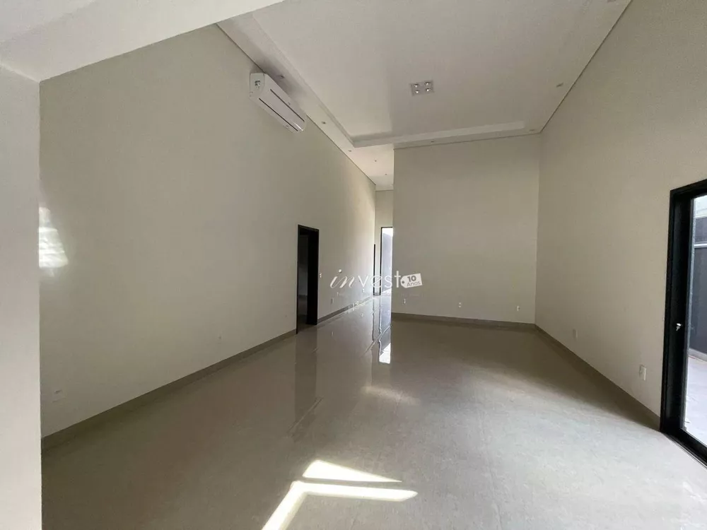 Casa à venda com 3 quartos, 250m² - Foto 7