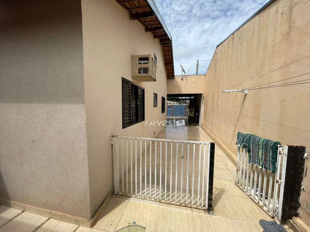 Casa à venda com 2 quartos, 161m² - Foto 2