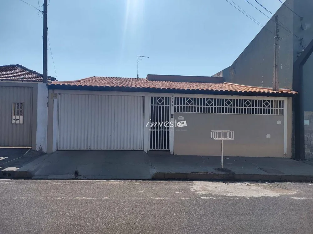 Casa, 3 quartos, 199 m² - Foto 1