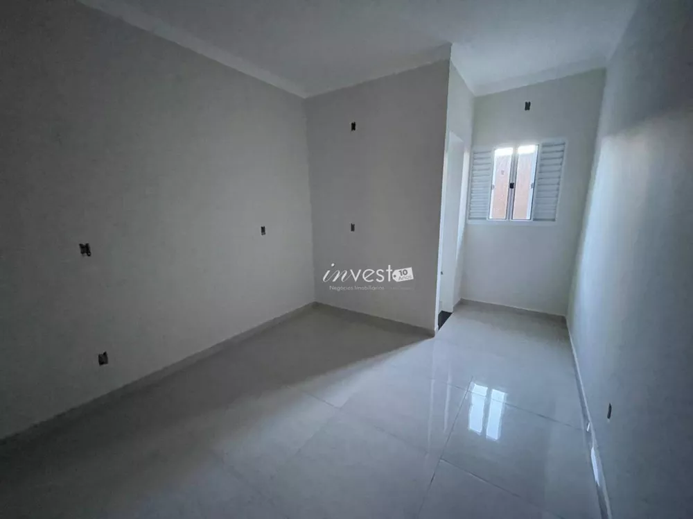 Casa à venda com 3 quartos, 202M2 - Foto 2