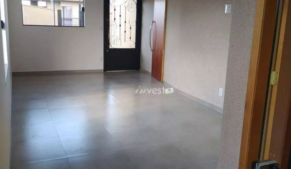 Casa à venda com 2 quartos, 120m² - Foto 2