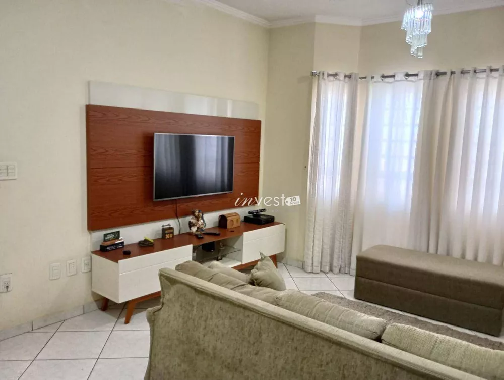 Casa à venda com 2 quartos, 155m² - Foto 3