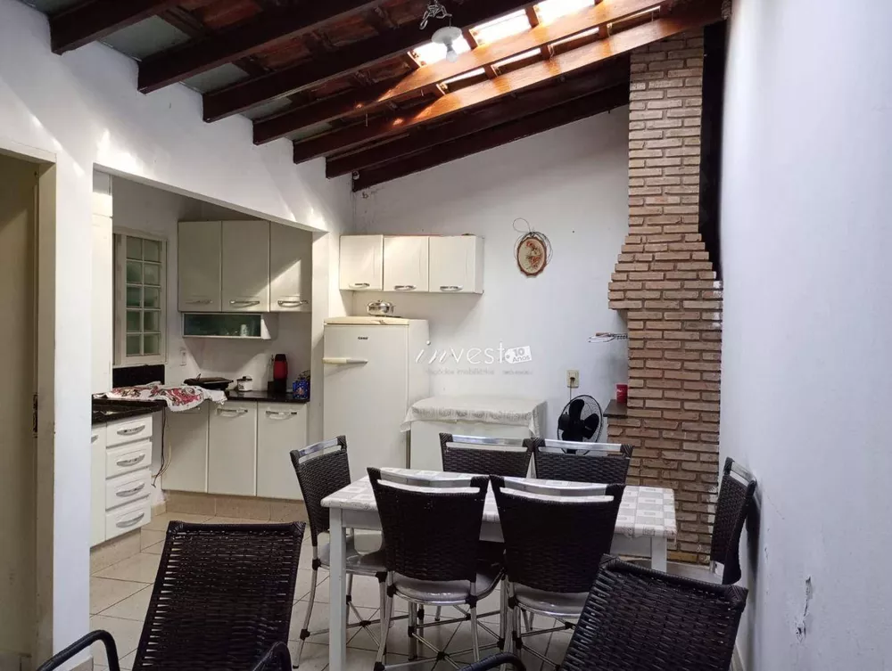 Casa à venda com 2 quartos, 155m² - Foto 9