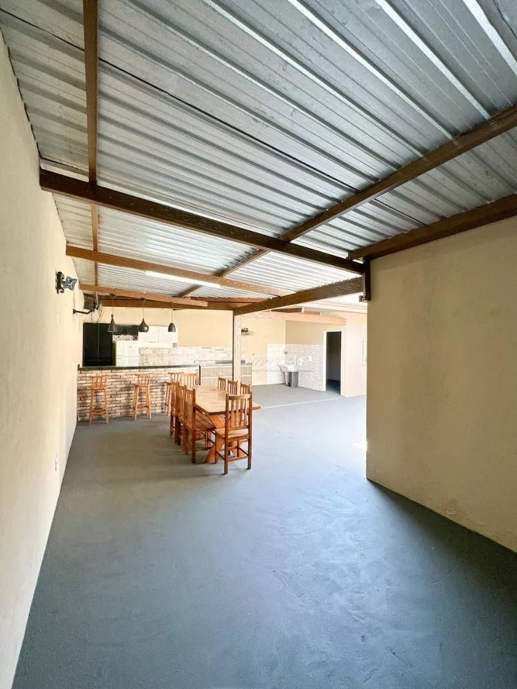 Casa à venda com 2 quartos, 150m² - Foto 8