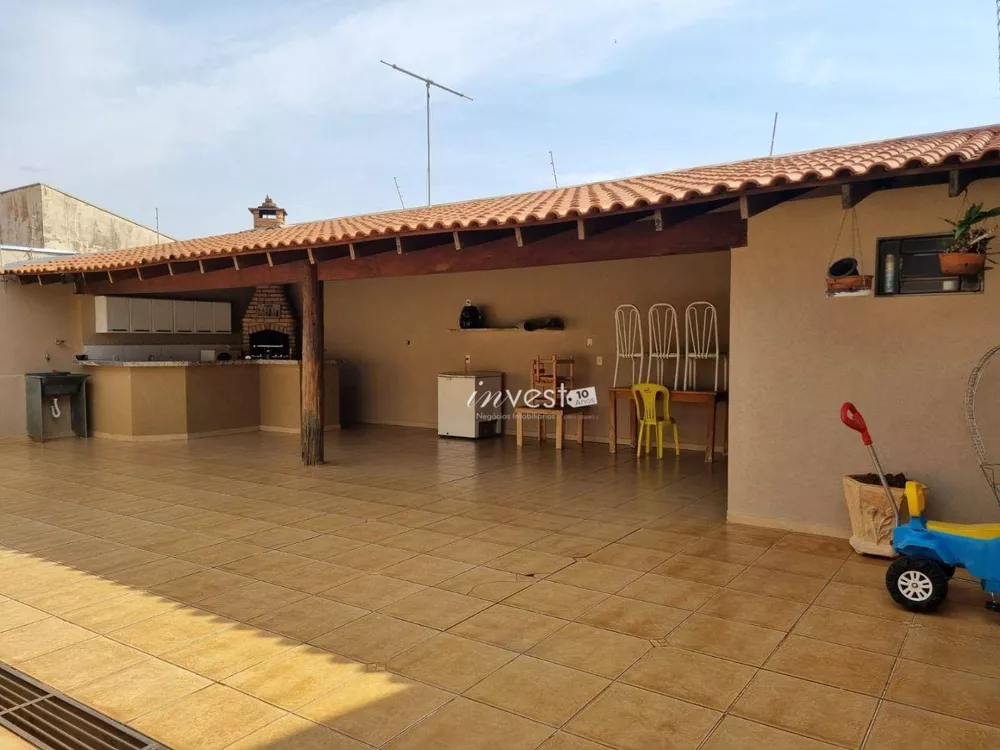 Casa à venda com 3 quartos, 280m² - Foto 1