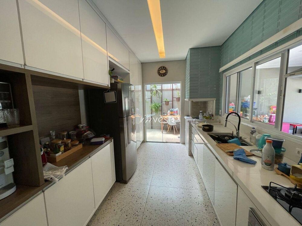 Casa, 3 quartos, 200 m² - Foto 2