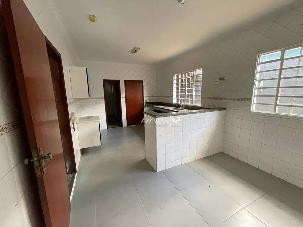 Casa à venda com 3 quartos, 390m² - Foto 5