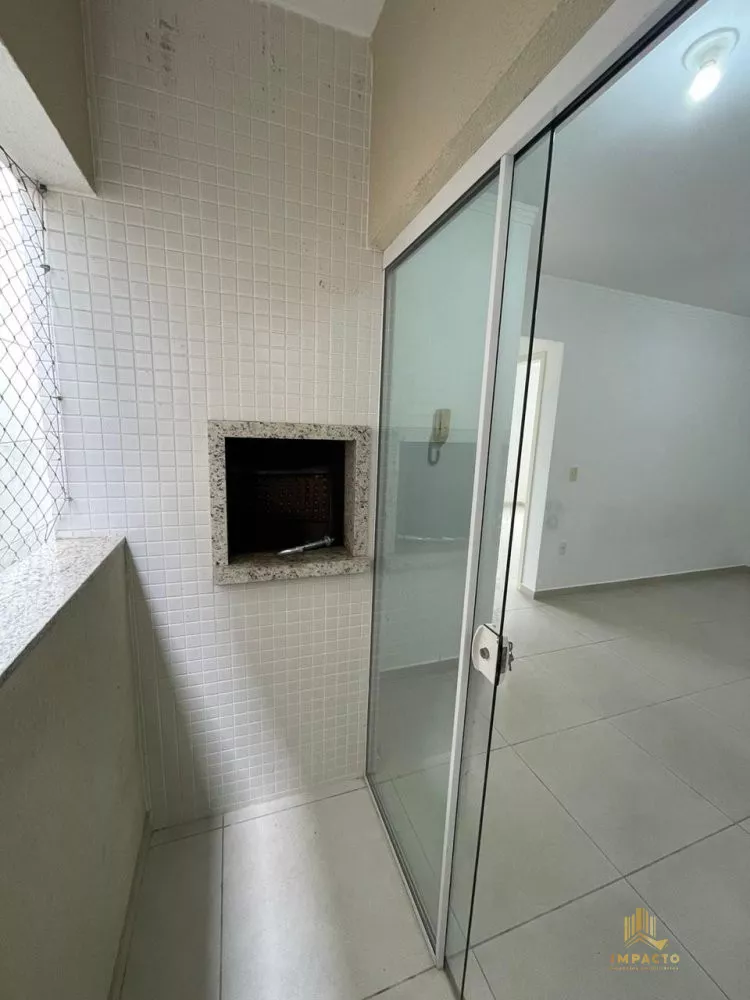 Apartamento à venda com 2 quartos, 67m² - Foto 2