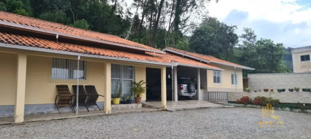 Casa à venda com 5 quartos, 188m² - Foto 1