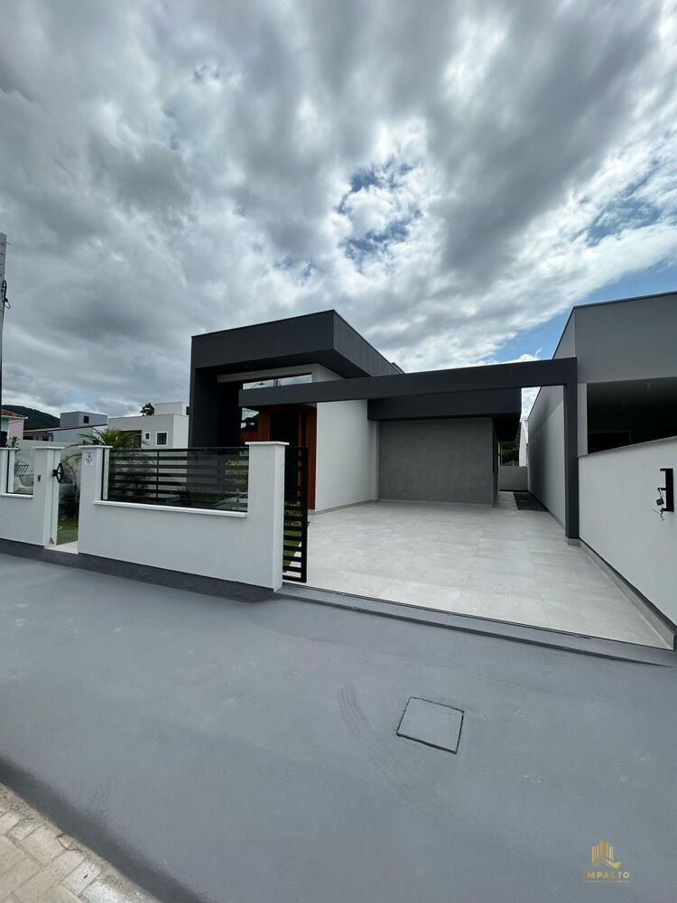 Casa à venda com 2 quartos, 69m² - Foto 1