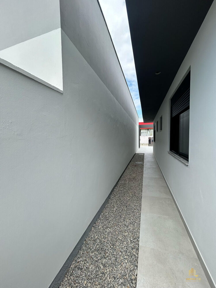 Casa à venda com 2 quartos, 69m² - Foto 4