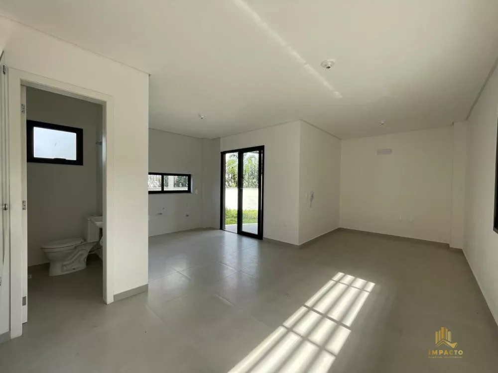 Casa à venda com 3 quartos, 98m² - Foto 2