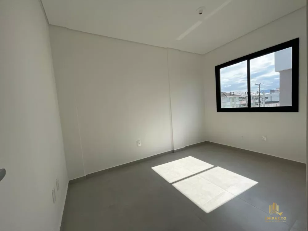 Casa à venda com 3 quartos, 98m² - Foto 7