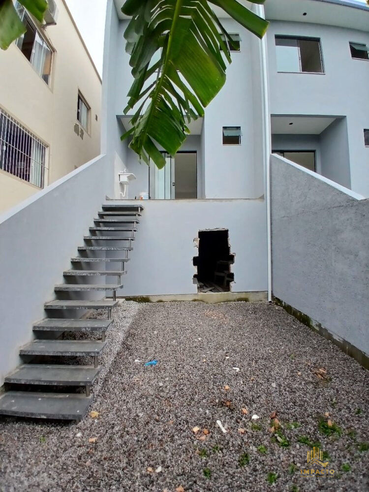 Sobrado à venda com 2 quartos, 76m² - Foto 3