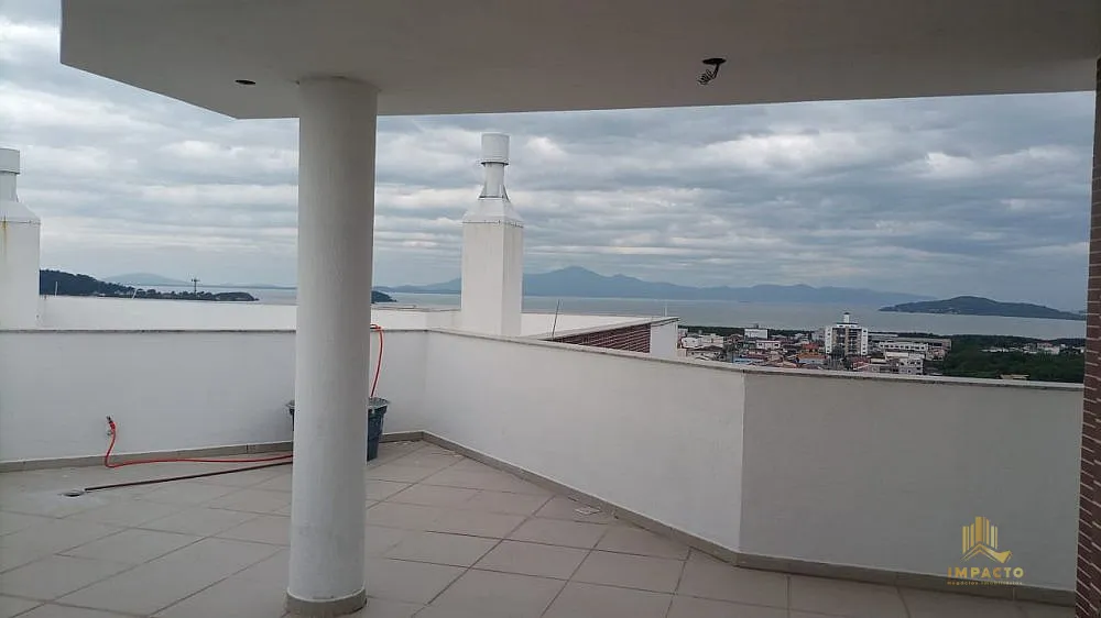 Cobertura, 3 quartos, 249 m² - Foto 2