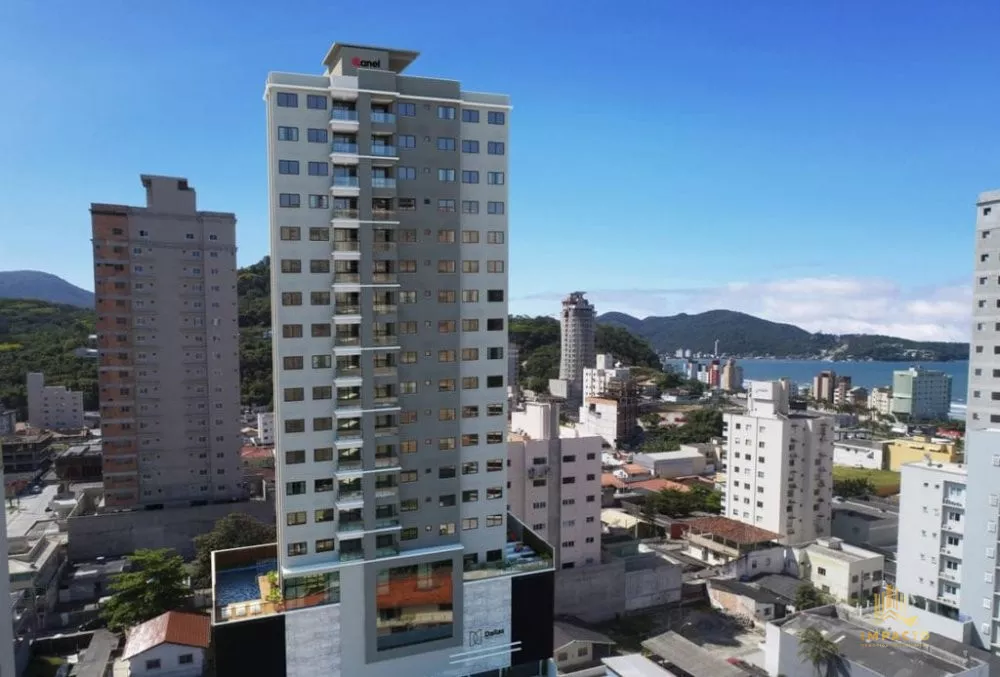 Apartamento à venda com 2 quartos, 70m² - Foto 2