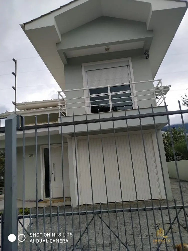 Casa, 3 quartos, 236 m² - Foto 1