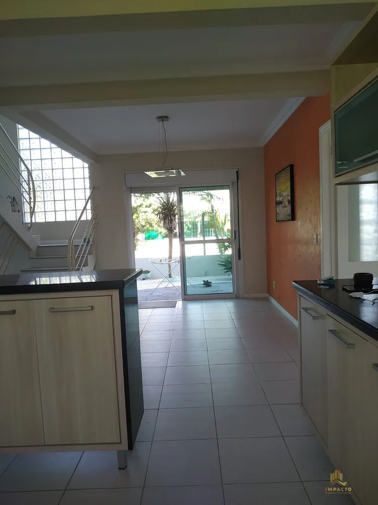 Casa, 3 quartos, 236 m² - Foto 4