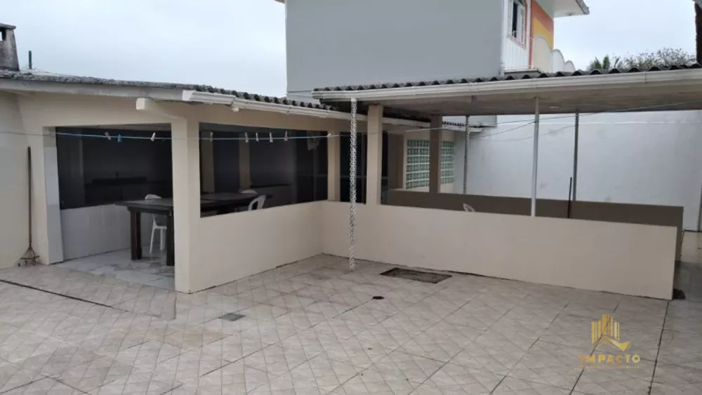 Casa à venda com 4 quartos, 251m² - Foto 4