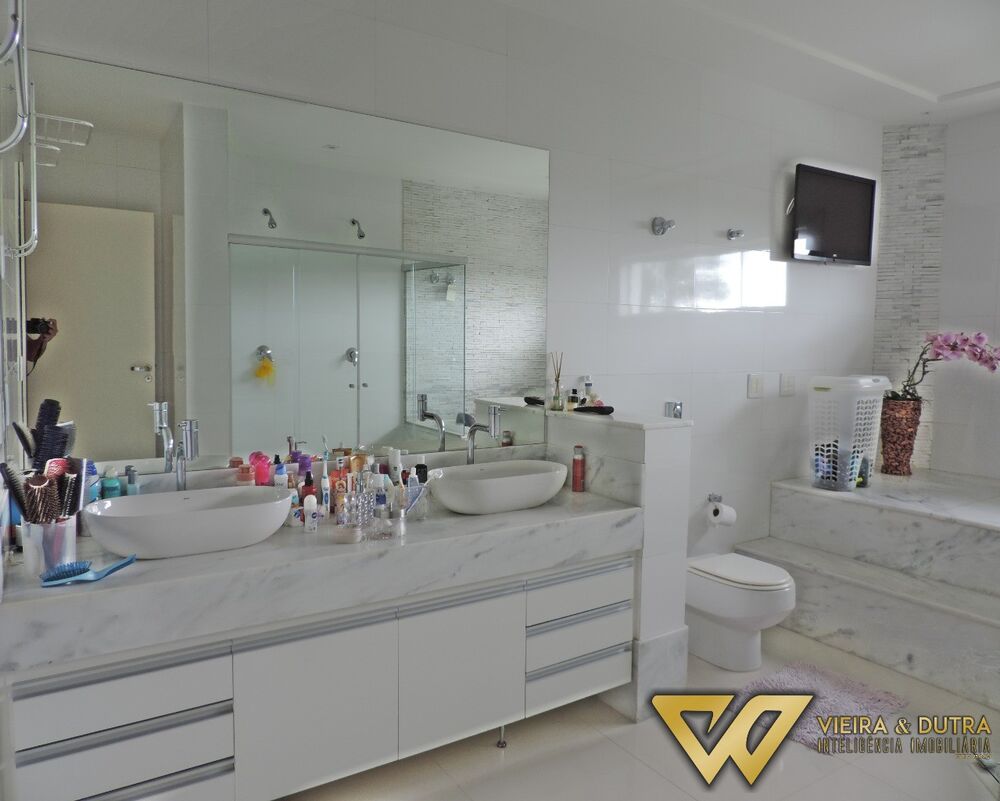 Casa à venda com 6 quartos, 650m² - Foto 4