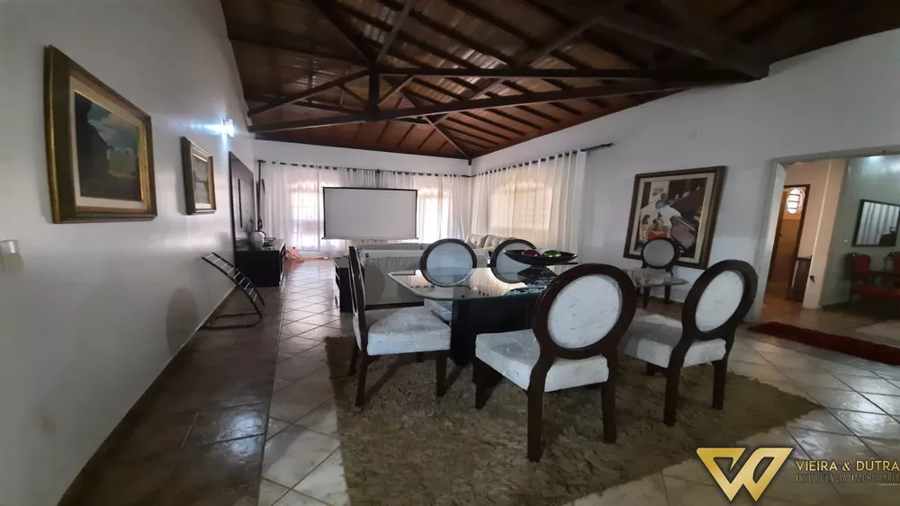 Casa à venda com 6 quartos, 500m² - Foto 3