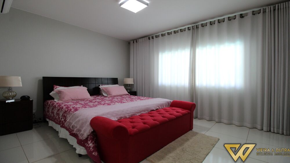 Casa à venda com 6 quartos, 400m² - Foto 2