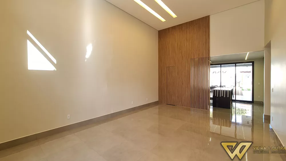 Casa à venda com 3 quartos, 300m² - Foto 2