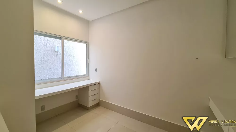 Casa à venda com 3 quartos, 333m² - Foto 4