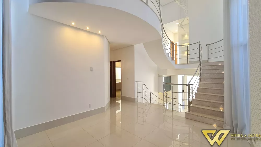 Casa à venda com 3 quartos, 333m² - Foto 2