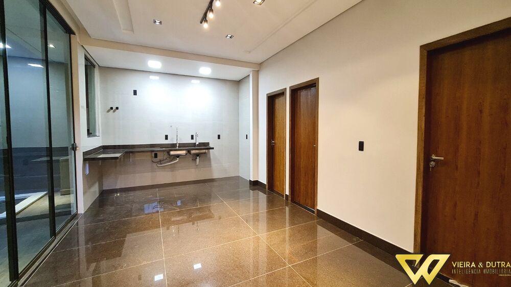Casa à venda com 4 quartos, 410m² - Foto 2