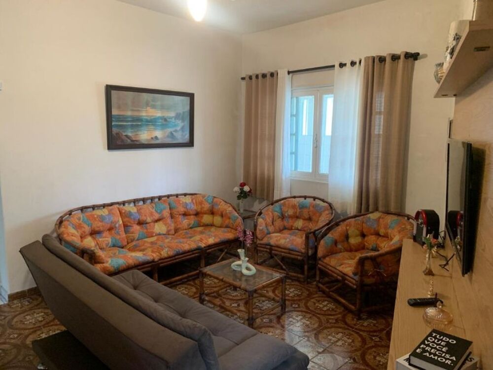 Casa à venda com 2 quartos, 79m² - Foto 1