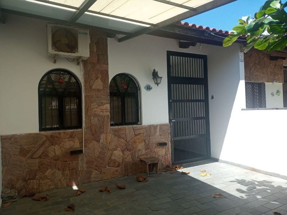 Casa à venda com 3 quartos, 70m² - Foto 1