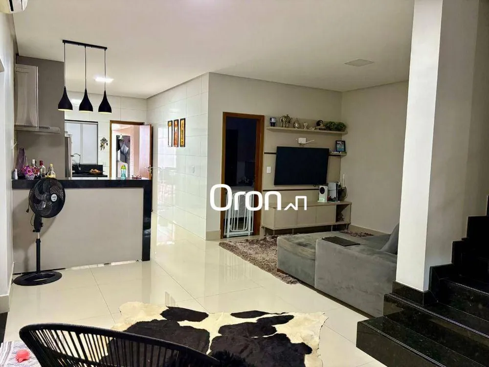 Sobrado, 4 quartos, 243 m² - Foto 1