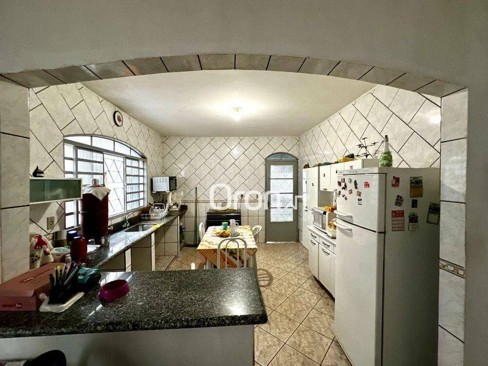 Casa, 3 quartos, 170 m² - Foto 3