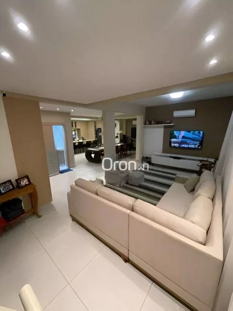 Sobrado à venda com 3 quartos, 180m² - Foto 1