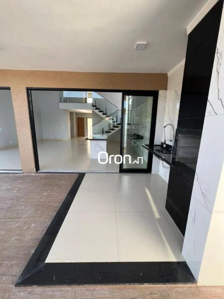 Sobrado, 3 quartos, 197 m² - Foto 2
