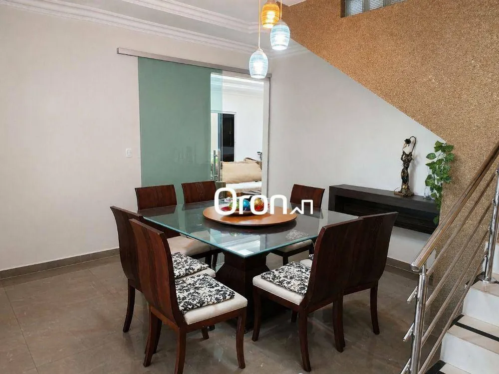 Sobrado, 7 quartos, 330 m² - Foto 4