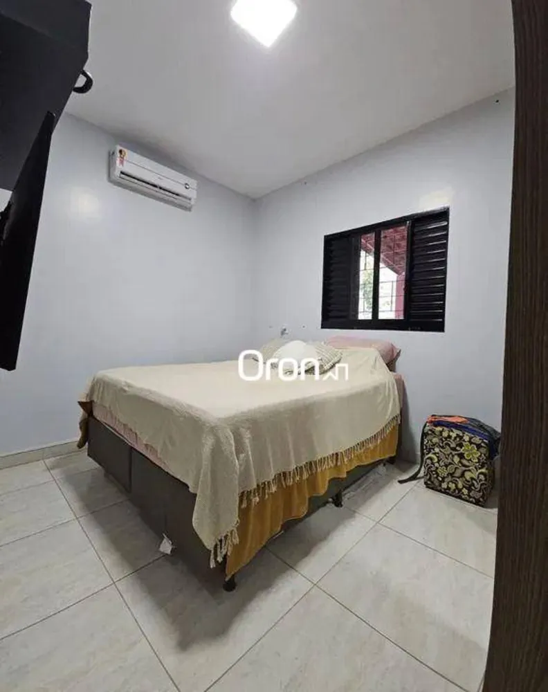 Chácara, 3 quartos, 2500 m² - Foto 1
