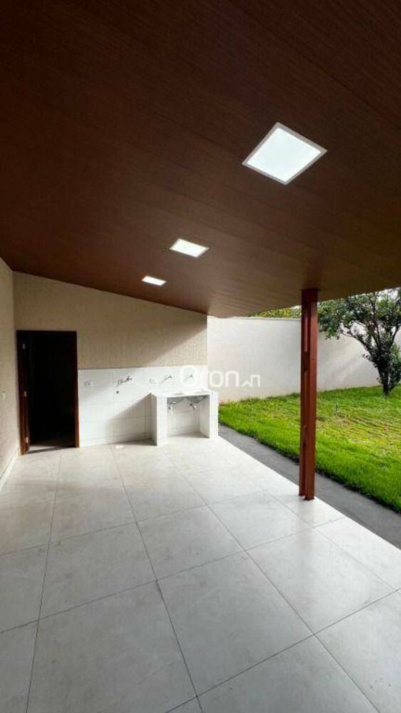 Casa à venda com 3 quartos, 220m² - Foto 4