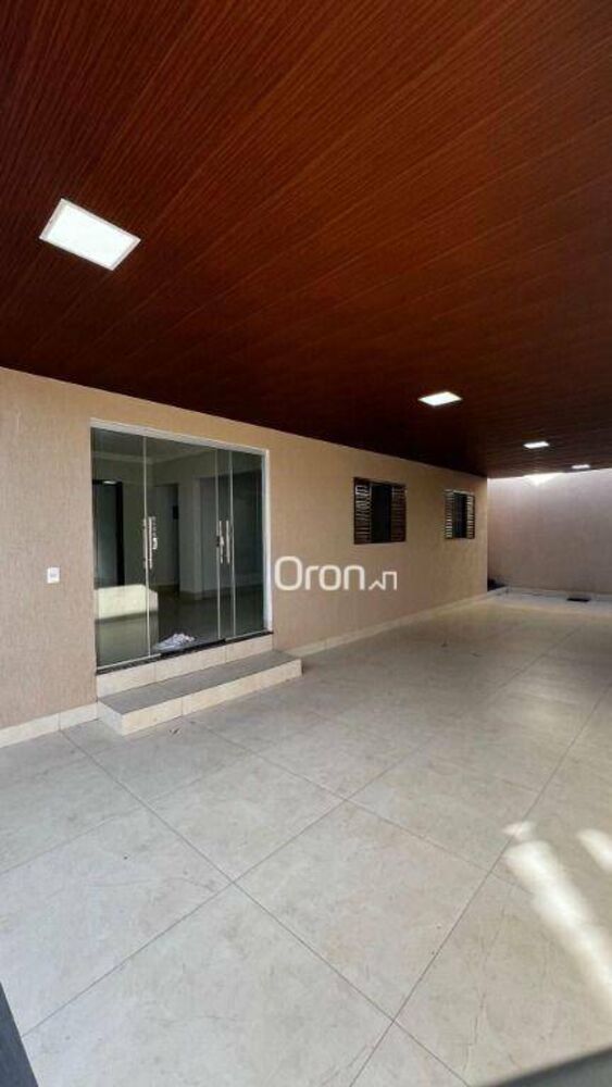 Casa à venda com 3 quartos, 220m² - Foto 1