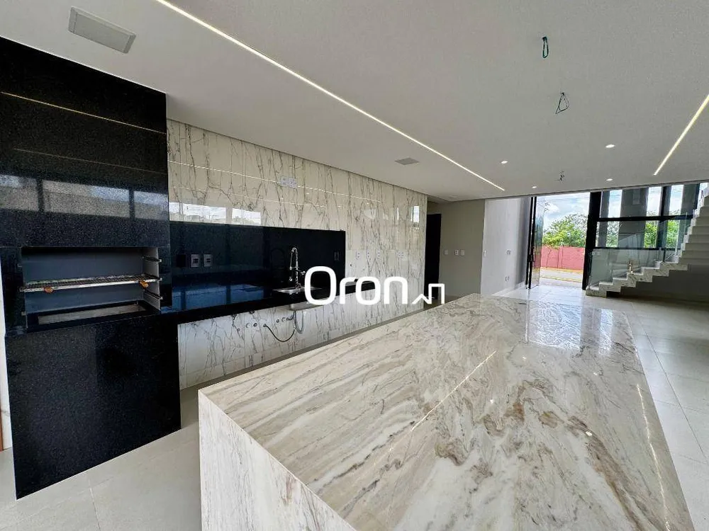 Sobrado, 4 quartos, 256 m² - Foto 1