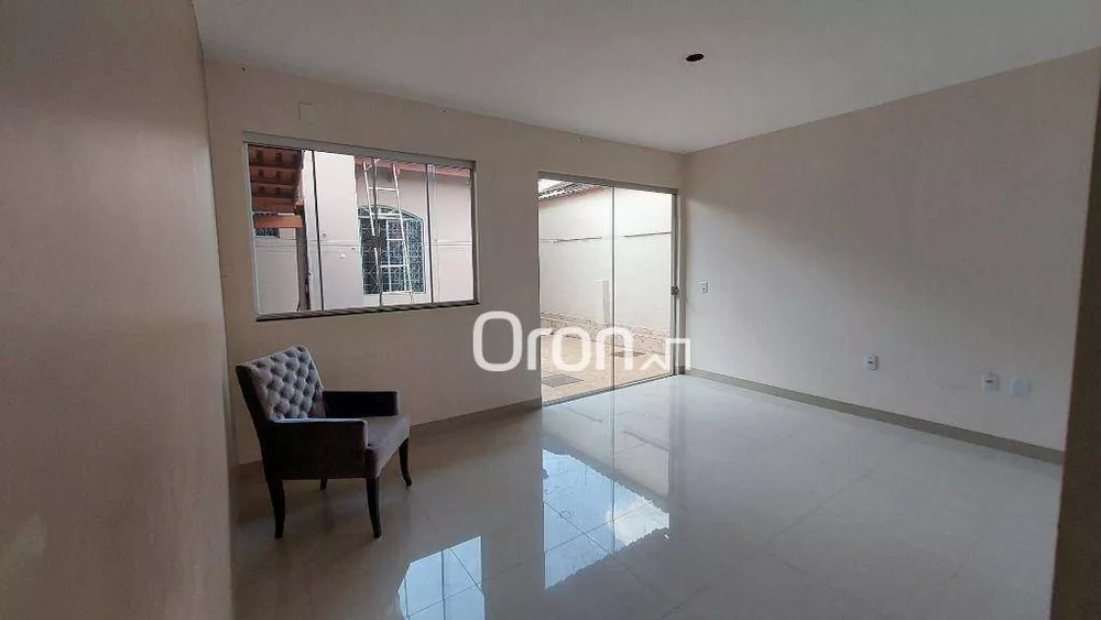 Casa à venda com 6 quartos, 315m² - Foto 3