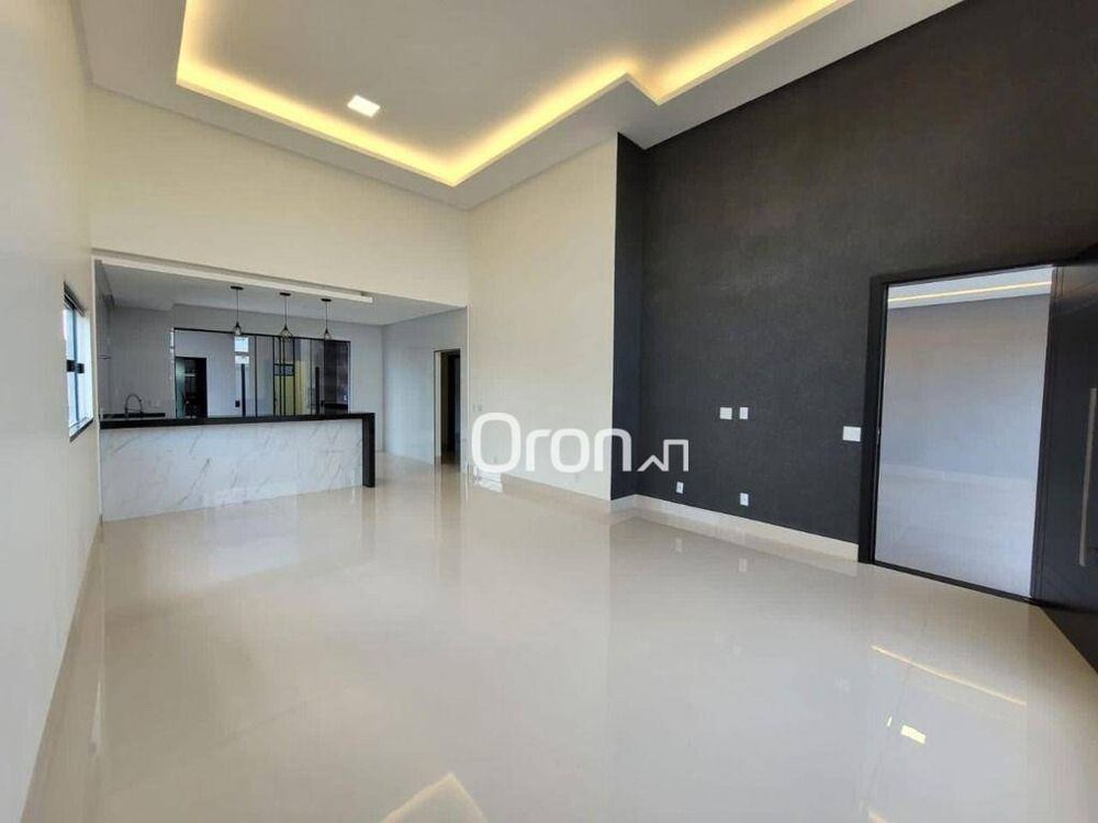Casa à venda com 3 quartos, 194m² - Foto 2
