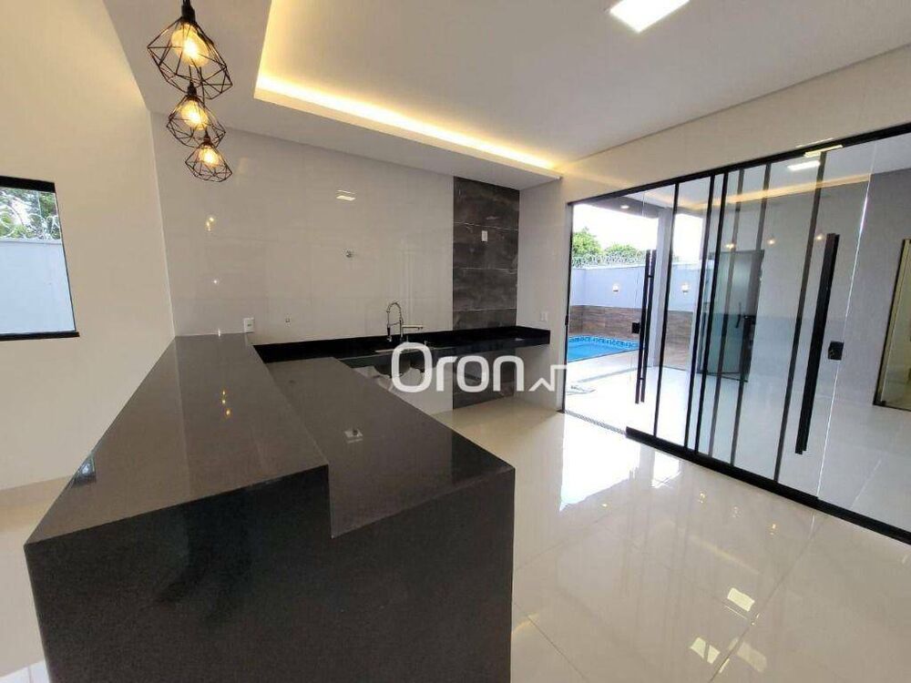 Casa à venda com 3 quartos, 194m² - Foto 3