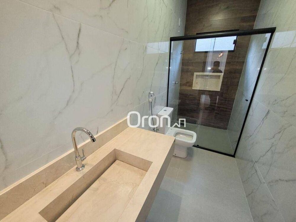 Casa à venda com 3 quartos, 194m² - Foto 4